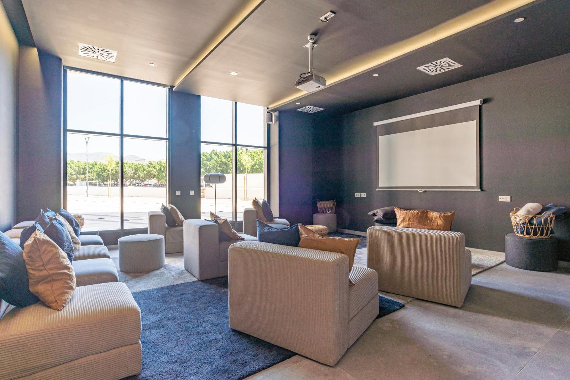 Apartment Skyline Iii Pool & Coworking By Ele Malaga