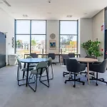 Skyline III Pool & Coworking By Ele Apartments