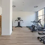 Skyline III Pool & Coworking By Ele Apartments