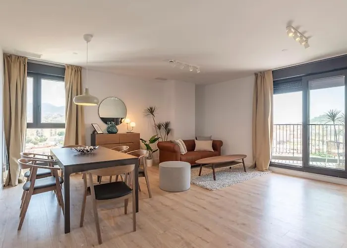 Skyline III Pool & Coworking By Ele Apartments