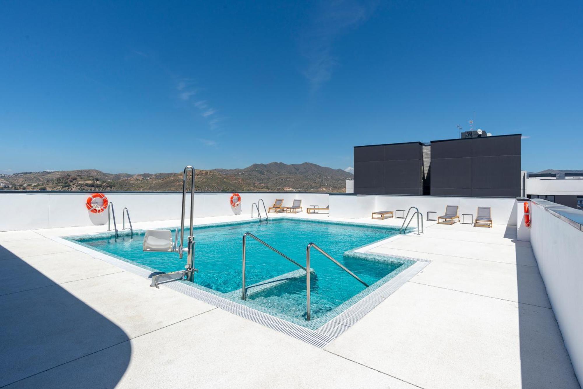 Apartment Skyline Iii Pool & Coworking By Ele Málaga