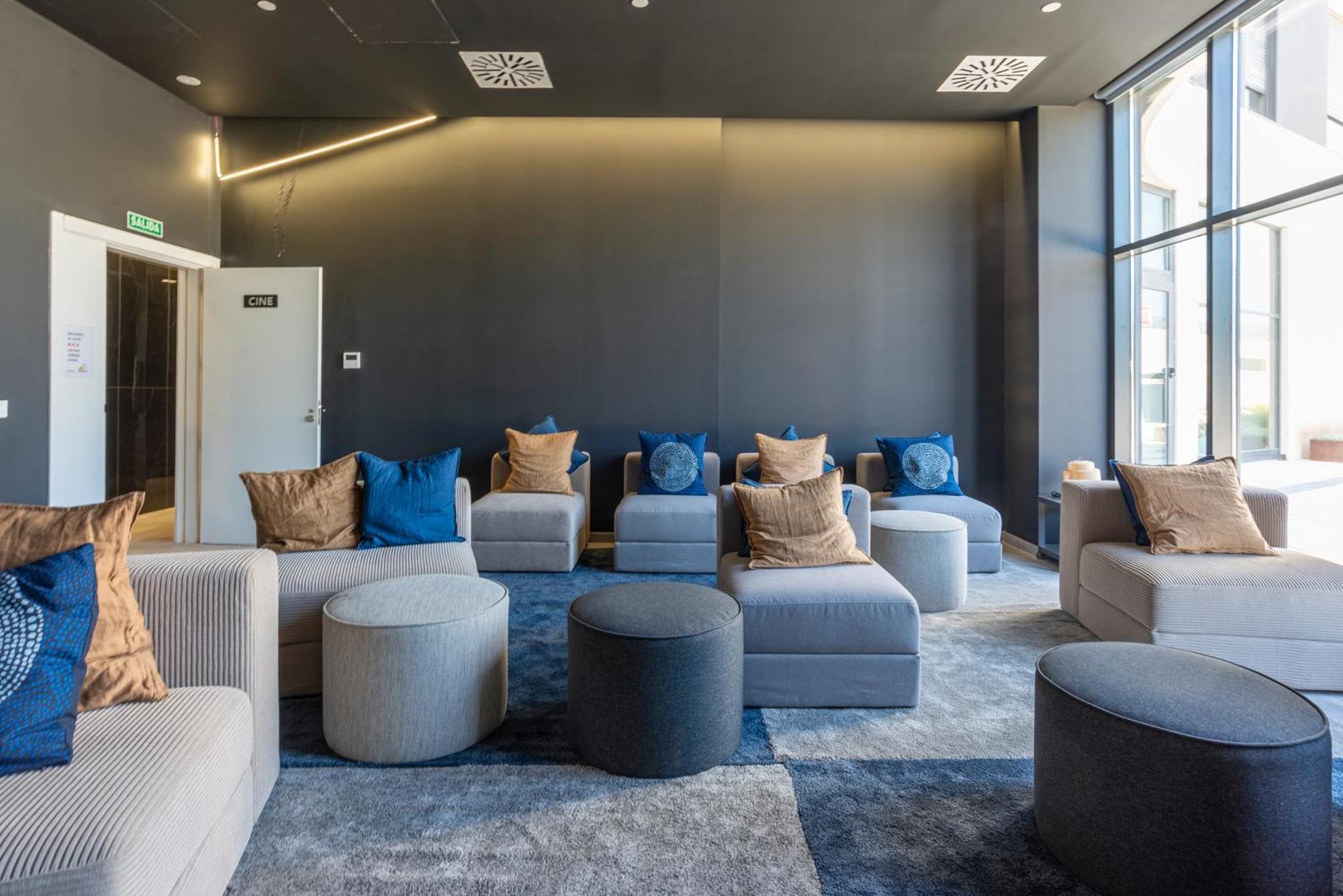 Skyline Iii Pool & Coworking By Ele Apartment *